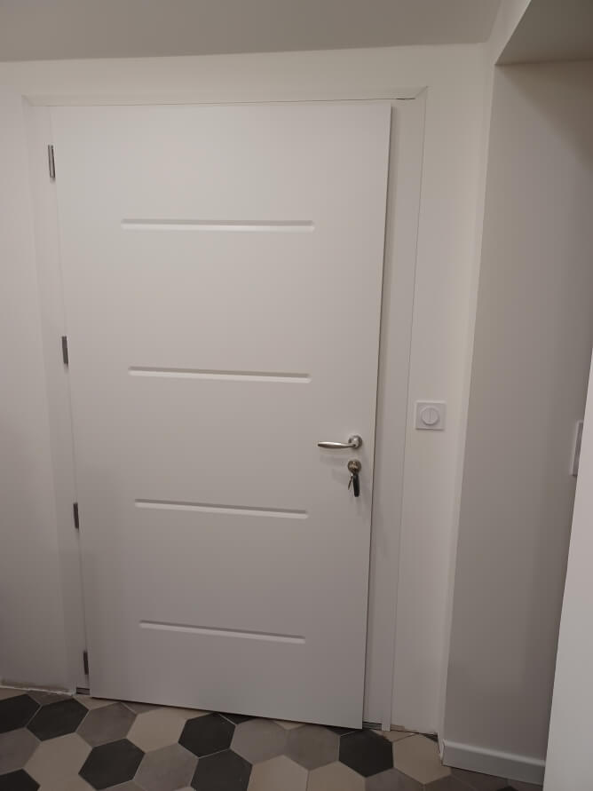 porte d'entrée acier blanc